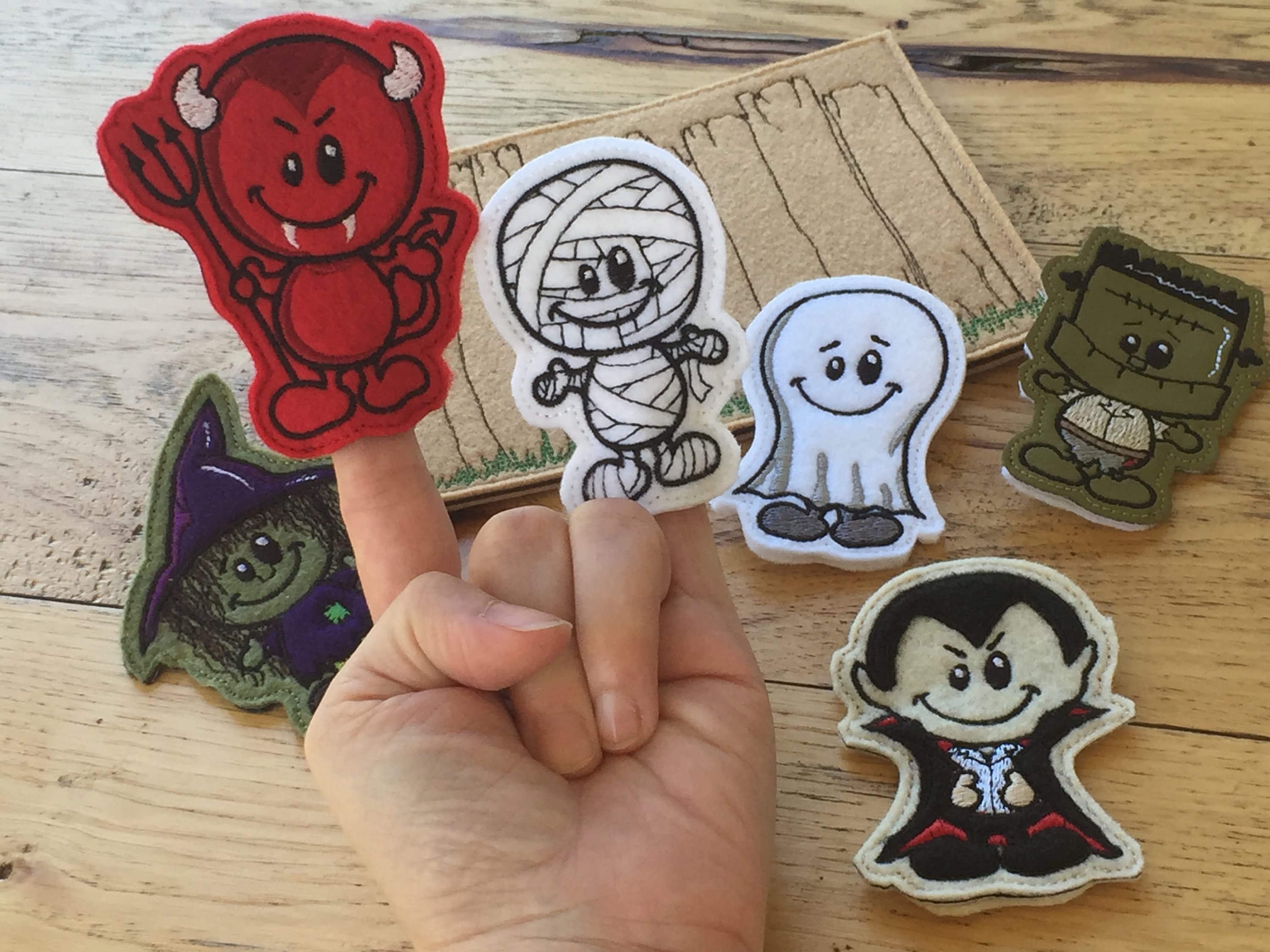 DIY-DIGITAL File - Halloween Character Finger puppets done ith, fall, Halloween, play time, child toy 3+ -- Machine Embroidery Design