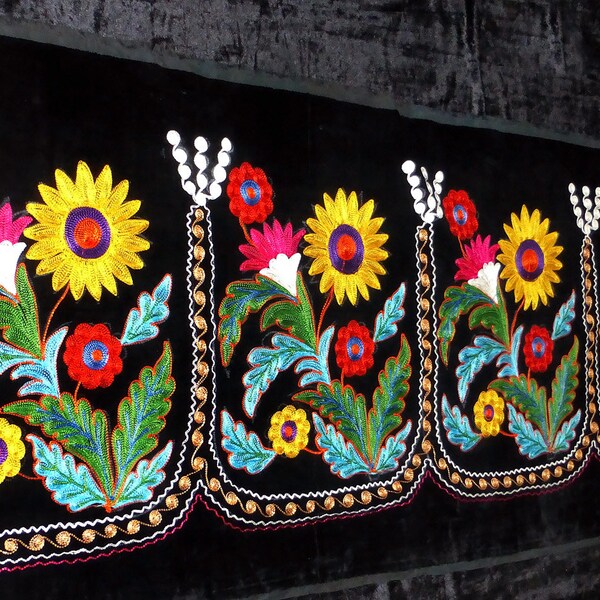 1970 bunten reiner Seide usbekischen lange samt Susani Fries Stickerei Dekor Wand hängen Stammes-Tapisserie Boho-Stil auf schwarz 27 x 163 #854