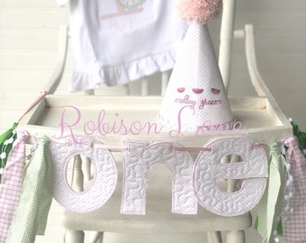 GestepptEs Banner Maschinenstickerei Schrift ITH