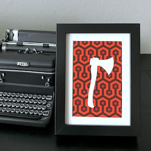 Digitale print The Shining Axe | Het glanzende tapijtpatroon | Horrorfanart | Ingelijste kunstdruk | Horrorfilmafdruk | Overlook Hotel
