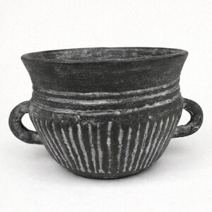 Monte Claro-inspiriertes, handgefertigtes Keramikgefäß – Einzigartiges Skulpturenobjekt für Inneneinrichtung und Sammler