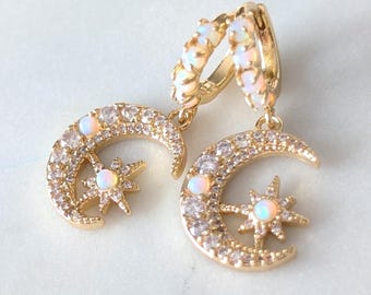 Gold Opal Moon Huggie-oorbellen - Celestial Huggie Hoops, Crescent Moon-oorbellen, oorbellen stapelen, alledaagse sieraden, verjaardagscadeau
