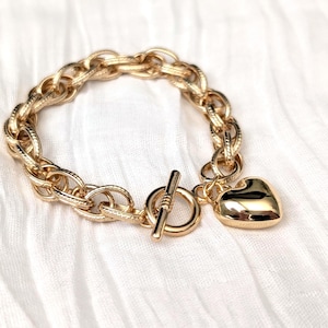 Gold Chunky Heart Charm Bracelet – Textured Unique Chain Bracelet, Bold Statement Jewelry, Toggle Bracelet, Gift for Her
