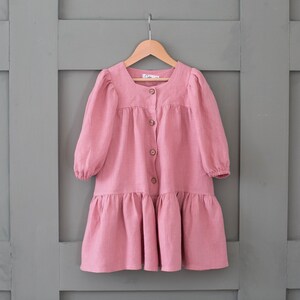 Rosa Leinen Mädchenkleid: Langarm Rüschensaum