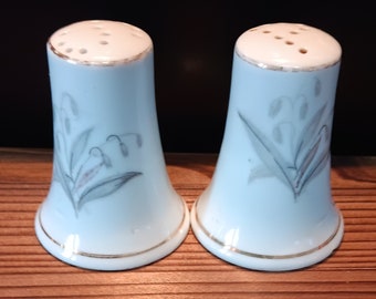 Vintage 1961  Kaysons Fine Bone China Golden Rhapsody Salt And Pepper Shakers Retro Bohemian Vintage  Collectors Discontinued