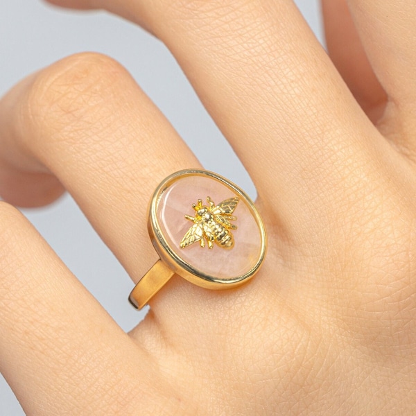 Statement Ring Gold with Bee on Quartz, Oval Shell Ring Stainless Steel, Adjustable Gold Ring, Gift for Her