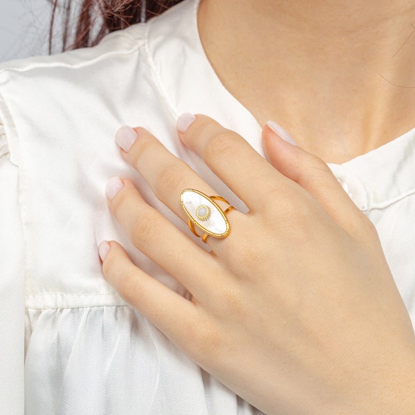 Statement Ring Gold with Natural Mother of Pearl, Oval Shell Ring Stainless Steel, Adjustable Gold Ring, Gift for Her