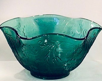 In prijs verlaagd: grote vintage blauwgroene schaal van TIARA SANDWICH GLAZEN - cadeau!