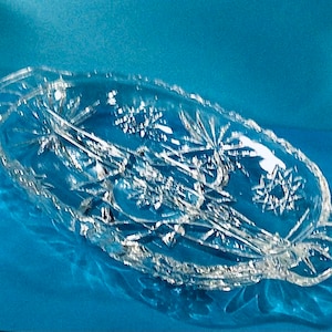 Vintage Clear Prescut Starburst Early American Glass Divided Relish or Candy Dish Tray - Giftable