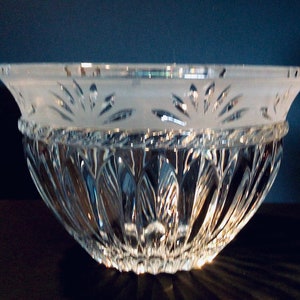 Carthage Pattern Vintage Large and Heavy Beautiful Frosted and Clear Crystal Bowl ...
