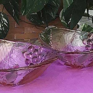 Vintage Paar Indiana? Klare Glaskirschen, Weintrauben und Erdbeerschalen - Geschenk