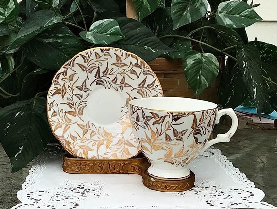 Vintage Genuine ENGLISH CASTLE Fine Bone China Gold-trimmed Vintage Genuine ENGLISH CASTLE Fine Bone China Gold-trimmed