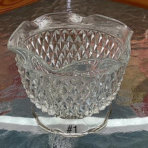 Ersatzstück - INDIANA GLASS Diamond Point Condiment Bowl. Kann eventuell ein Sockel für die Feenlampe sein