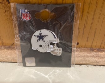 Dallas Cowboys helmet pin hat lapel collector pin