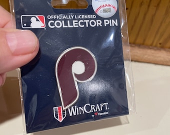 Philadelphia Phillies retro pin hat lapel collector