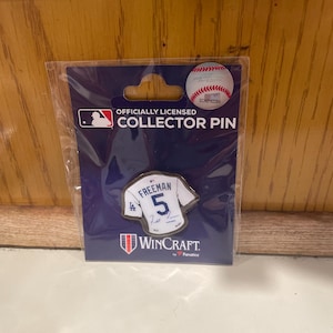 Dodgers pin Freeman