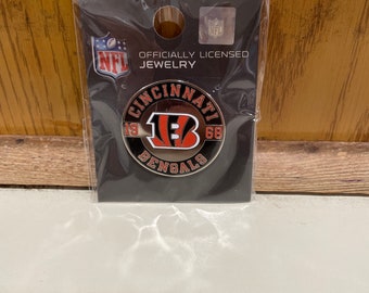 Cincinnati Bengals pin established 1968 hat lapel collector