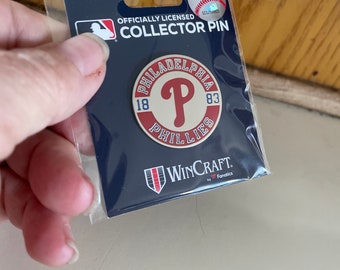 Philadelphia Phillies established pin 1983 hat lapel collector