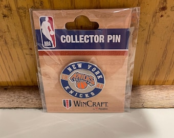 New York Knicks pin established 1946 hat lapel collector