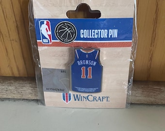 Knicks pin hat lapel collector