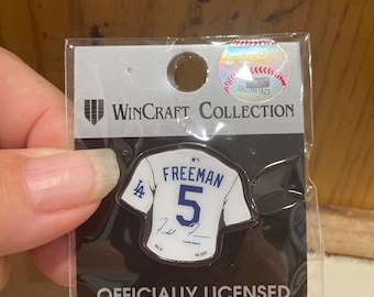 Dodgers pin Freeman