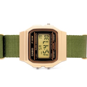 Bracelet Casio en or fabriqué à la main avec bracelet vert mousse