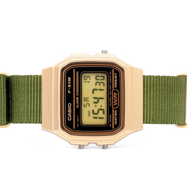 Reloj Casio dorado personalizado con correa verde