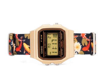 Reloj Casio dorado personalizado con correa Koi