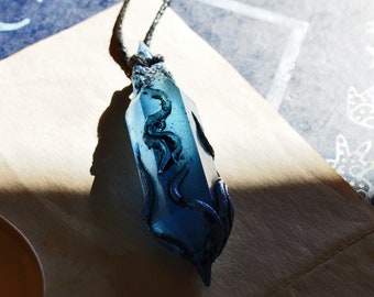 Cthulhu jewelry magical crystal, handmade crystal necklace fantasy jewelry,  glow in the dark crystal, resin jewelry: Crystal from the Abyss
