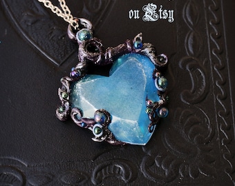 World of Warcraft night elf necklace, glow in the dark necklace, elven  necklace, elven jewelry, glow in the dark jewelry: Winter Heart