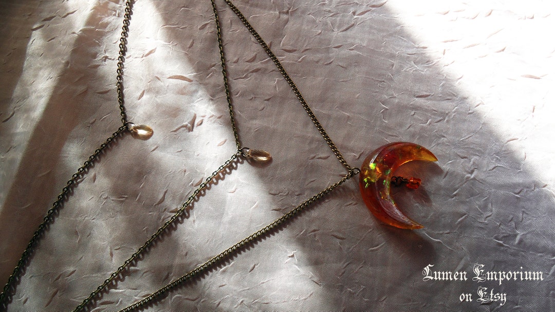 Design Spoo | Magico occhio azzurro con luna e rose, collana gotica Wicca vintage | Ciondolo a catena in argento 925