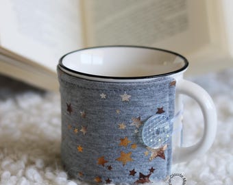 Mug Cozy PDF Sewing Pattern – A0, A4, US Letter, Projector – Layered, No-Trim Pages – Button Closure – Beginner Friendly – Digital Download