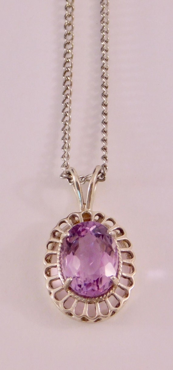 Stunning 925 Silver and Amethyst Pendant and Chain