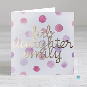 Carte d'anniversaire pour fille - félicitations d'anniversaire personnalisées pour elle - fille fabuleuse + nom - design simple et moderne - choisissez la couleur
