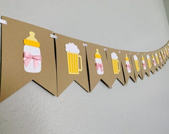 Bebé está cervecero de cerveza estandarte / cerveza Baby Shower / Botellas y bandera de la cerveza / Cheers and Beers Decor