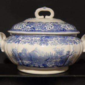 VILLEROY & BOCH Mettlach Saar Vintage Tureen Centerpiece Porcelain Burgenland decoration