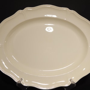 WEDGWOOD CERAMICS ETRURIA Barlaston Queens Shape Vintage Oval Tray Serving Plate