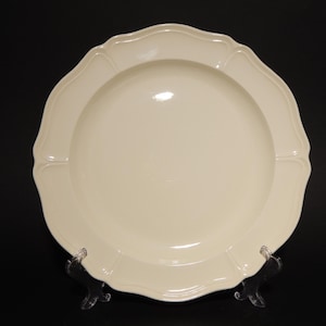 WEDGWOOD ETRURIA CERAMICS Barlaston Queens Shape Vintage Round Tray Serving Plate