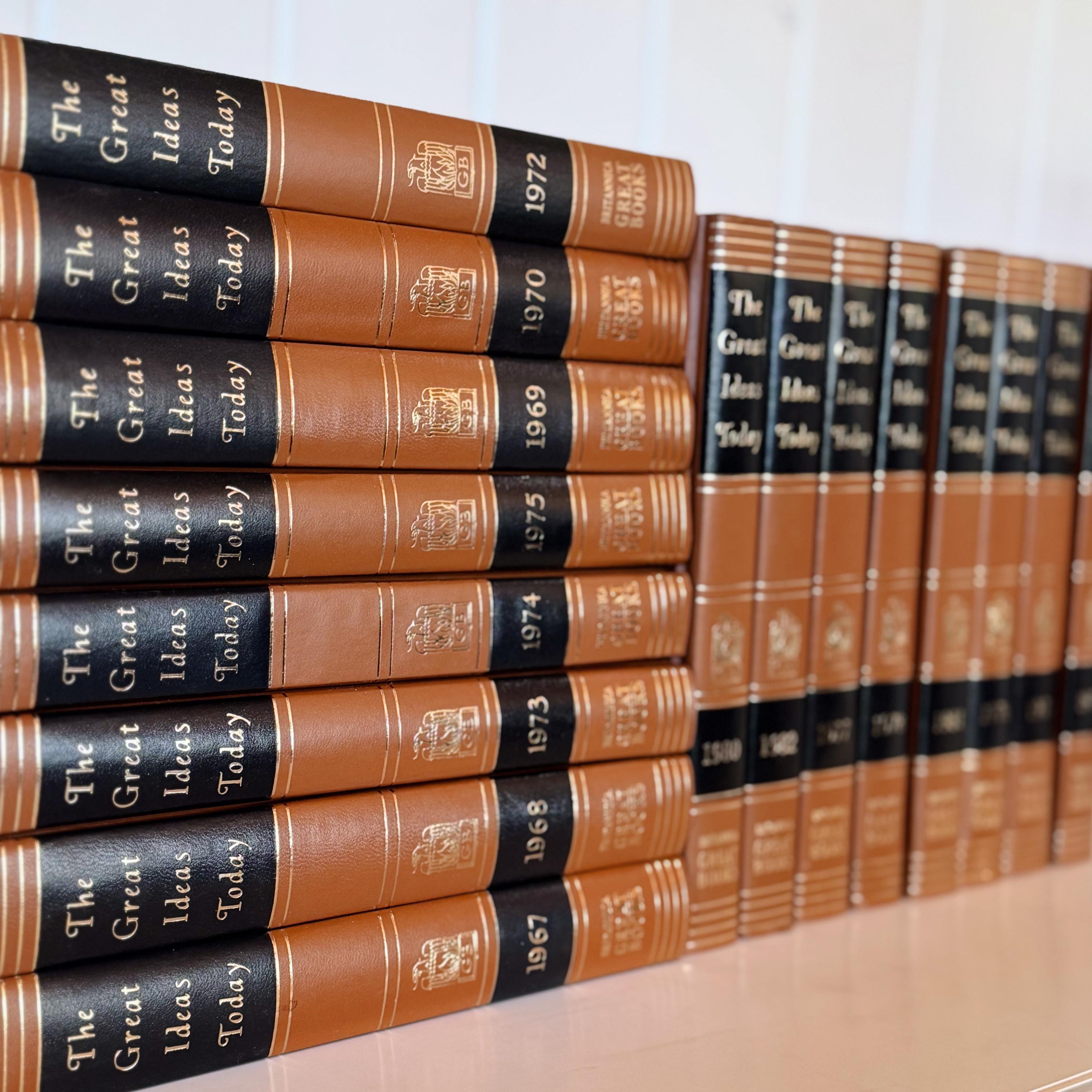 洋書 The World Book Encyclopedia 1967 Vintage 1967 The World Book Encyclopedia S Volume 17