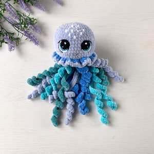 Geschenk für Mama, Häkeln Qualle Spielzeug, Amigurumi Qualle, süße Krake Plüsch, Qualle Dekor, benutzerdefinierte Plüschtier, Meerestier häkeln
