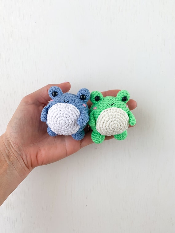 Crochet Frog Plush: Kawaii Amigurumi Stuffed Toy, Keychain