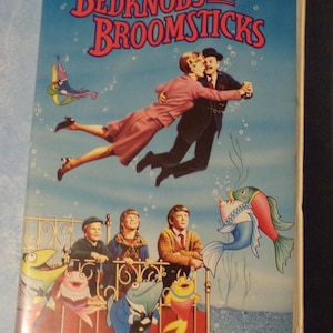 Vintage Disney&#39;s VHS Movies 2 Video Set-Dinosaur, Bedknobs and Broomsticks