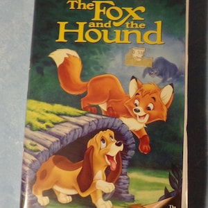 Disney&#39;s Vintage Diamond Classic Video Set of Three- Aladdin, The Fox and the Hound, The Rescuers Down Under