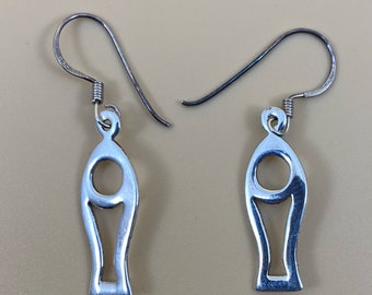 Sterling .925 Silver Earrings. Made in Thailand. Approx. 1" without the hook TSE-19.