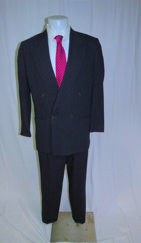 Giorgio armani sale le collezioni suit
