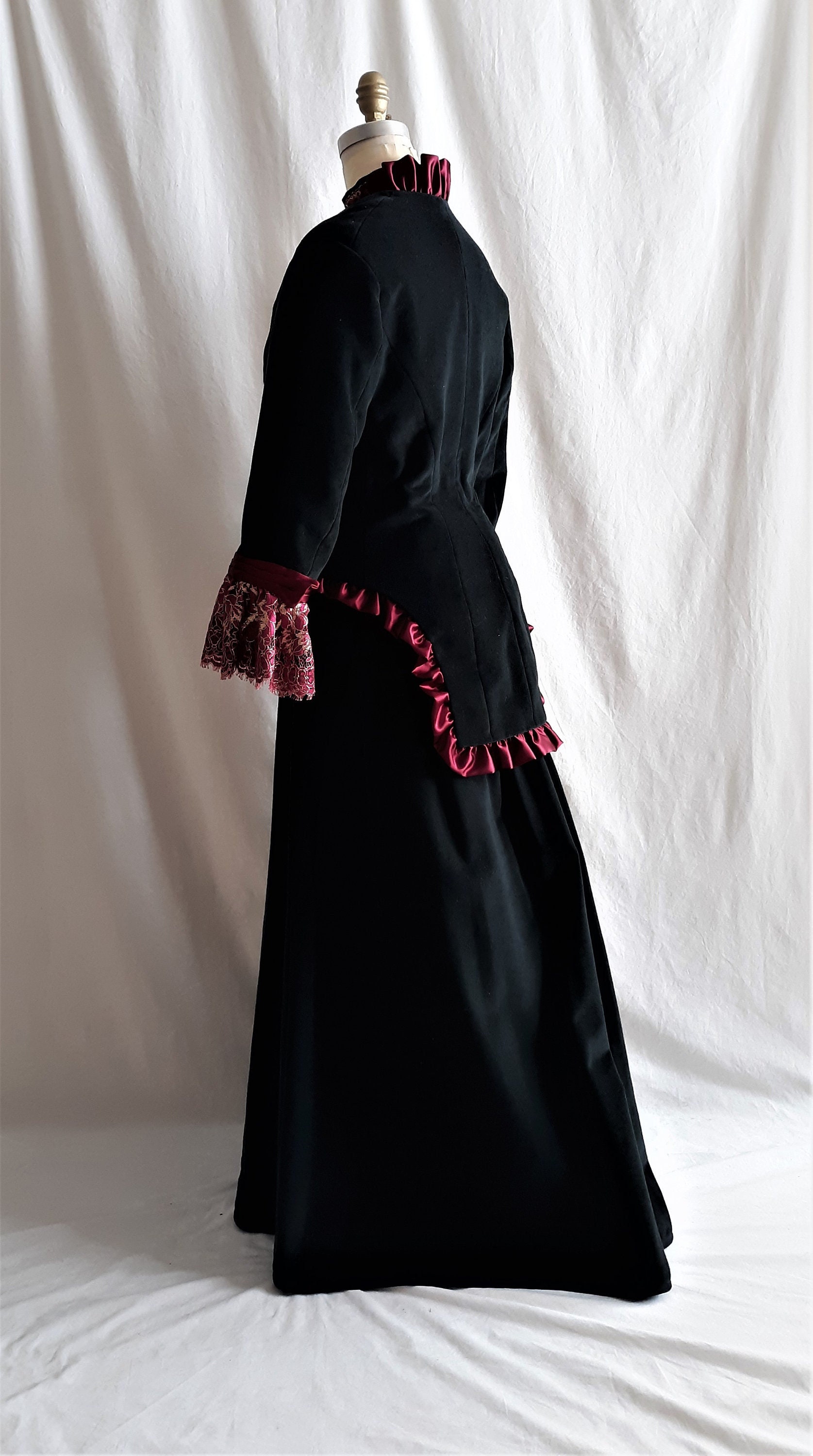 1880 Black Velvet Dinner Gown Reproduction - Etsy