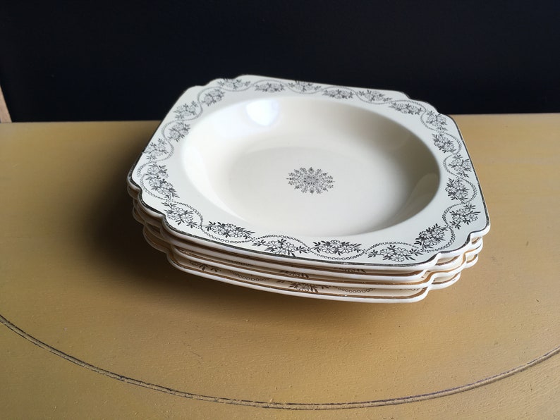 1940s Homer Laughlin China-Garland Century-Three Daisies Pattern-Yellow-Gold Trim-Salad Plate-Set of 3