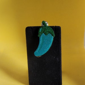 Pepper Brooch in Leaf and Emerald Green