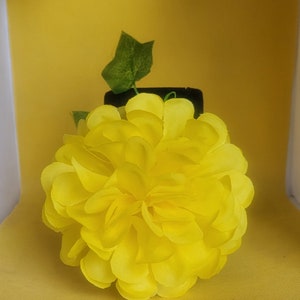 Dandelion Hair Flower in Yellow