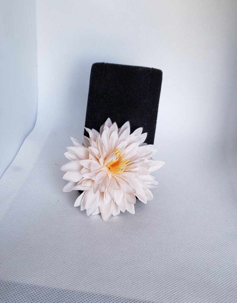 Beige Filler Hair Flower